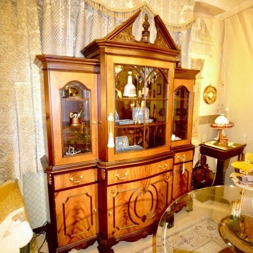 チッペンデール　インレイハイキャビネット